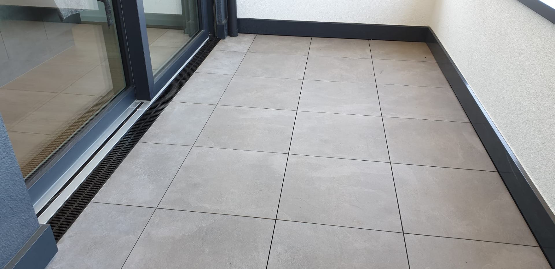 Balkonterrasse mit Entwässerung